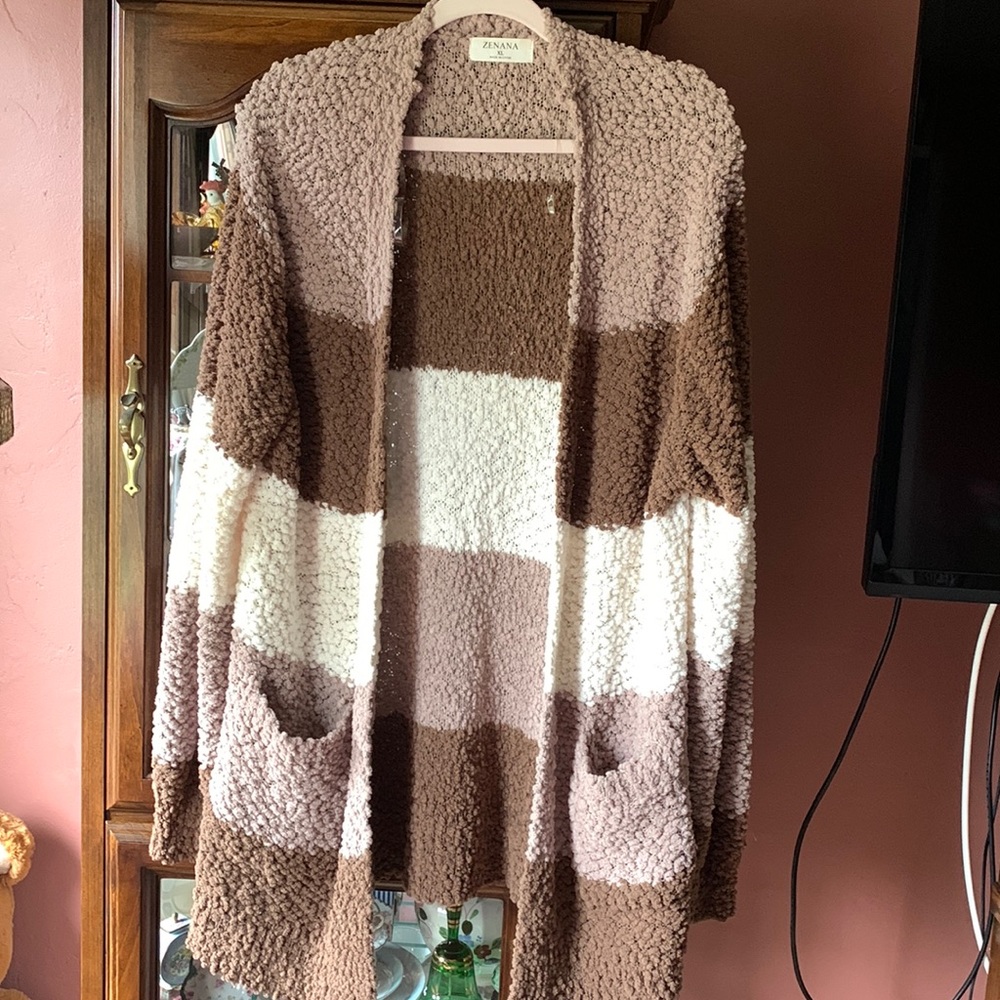 SS. ZENANA super soft, cozy cardigan with 2 front pockets. NWOT. Size XL.